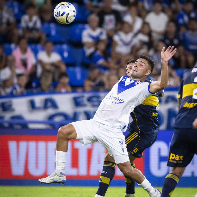 Torneo Apertura: Vélez venció 2-1 a Boca en Liniers 2 Vélez venció 2-1 a Boca en Liniers por la cuarta fecha del Torneo Apertura. Matías Pellegrini fue la figura con un doblete y el Xeneize descontó sobre el final.
