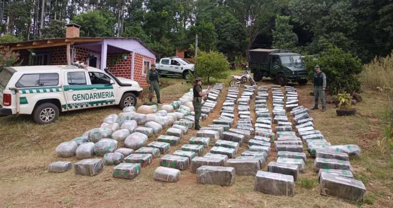 Operativo en Misiones: más de cuatro toneladas de droga incautadas 634827903 914923574245286 4572755714770767494 n 1 e1771172316657 - 1
