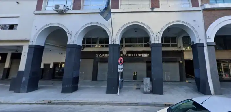 Ataque con explosivo en edificio de Gendarmería: evacuaron la sede y hay tres heridos 4 Buenos Aires: investigan una carta bomba dirigida a un ex director de Gendarmería