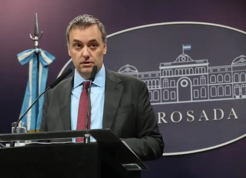 “Hasta Macri era mejor”, dijo Arrúa al analizar alianzas para enfrentar a Milei 2 La mesa política del oficialismo se reunió en la Casa Rosada para definir la estrategia legislativa en la recta final de las sesiones extraordinarias.