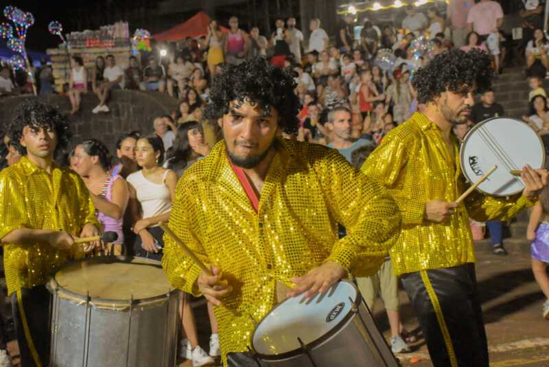 Alem vive el carnaval: todo listo para una nueva edición del Alem Corsos Show 4 Leandro N. Alem se prepara para el Alem Corsos Show este domingo 15. Cuatro comparsas de Misiones llenarán de ritmo y color la avenida San Martín.