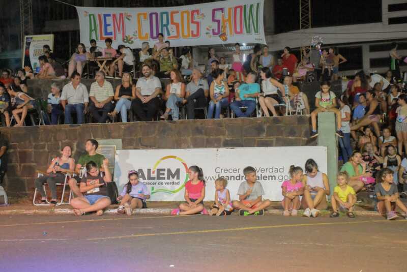 Alem vive el carnaval: todo listo para una nueva edición del Alem Corsos Show 3 Leandro N. Alem se prepara para el Alem Corsos Show este domingo 15. Cuatro comparsas de Misiones llenarán de ritmo y color la avenida San Martín.