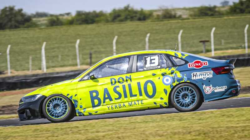 TN Clase 3: Okulovich concluyó 14° en Paraná tras un toque sobre el final Okulovich clasificó 24° en la Clase 3 del TN en Paraná. El piloto misionero largará 8° en la tercera serie y buscará avanzar para la final.