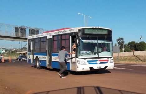 Encarnación: Movimiento dispar durante el feriado del Día de los Héroes 3 El feriado nacional del 1 de marzo mostró contrastes en Encarnación: poco movimiento en el microcentro y mayor actividad en el Circuito Comercial, donde varios locales abrieron sus puertas.