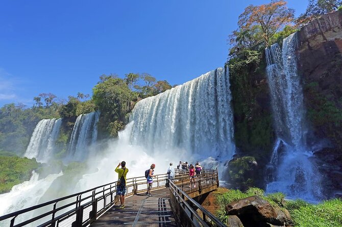 Puerto Iguazú volvió a liderar la preferencia turística durante Semana Santa, con miles de visitantes recorriendo el Parque Nacional Iguazú.
