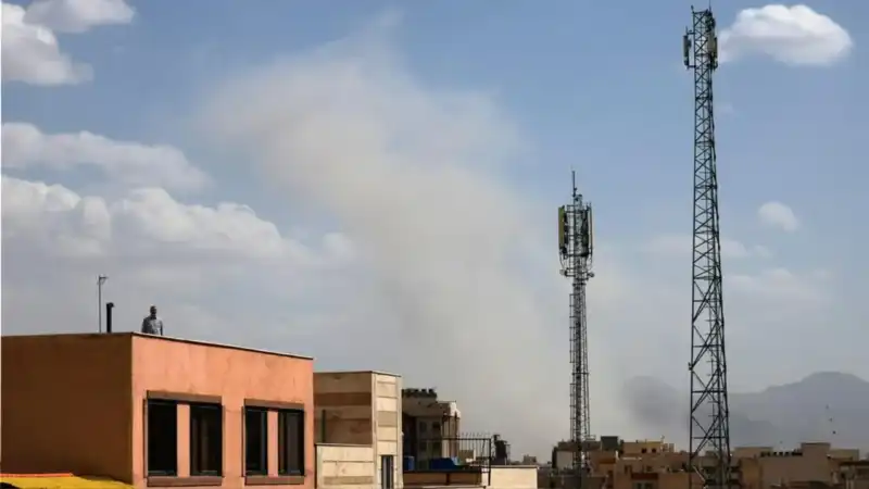Irán quedó incomunicado tras un apagón total de internet y telefonía en medio de ataques de Estados Unidos e Israel Irán