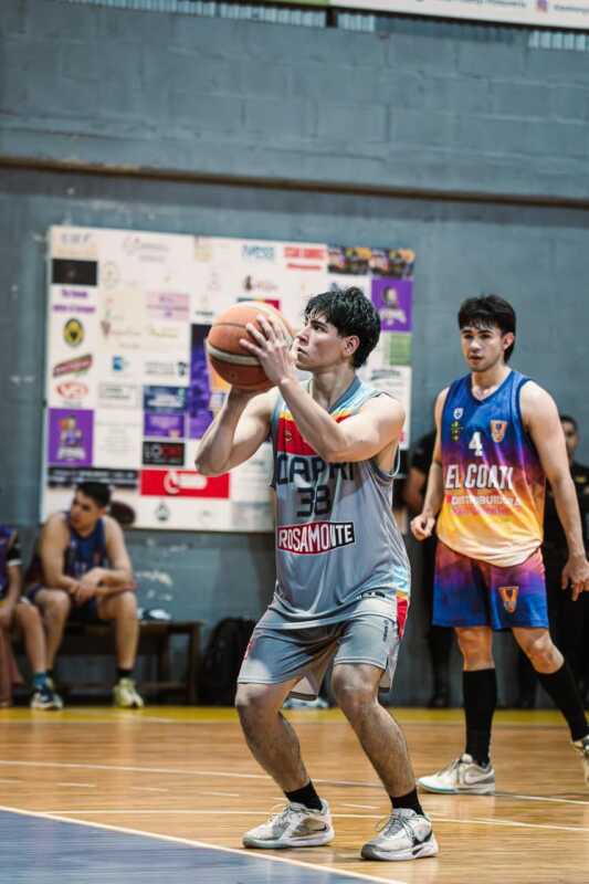 CAPRI comenzó su preparación para la Liga Federal de Básquet 2026 4 CAPRI inició los entrenamientos de su plantel de Primera con vistas a la Liga Federal de Básquet 2026 y confirmó la continuidad de Nicolás Falero y Joaquín Cajal en el Tricolor.