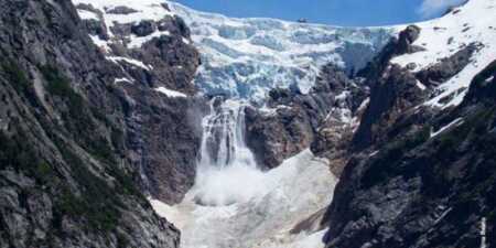 La reforma de la Ley de Glaciares reaviva el debate sobre recursos naturales y derechos humanos.