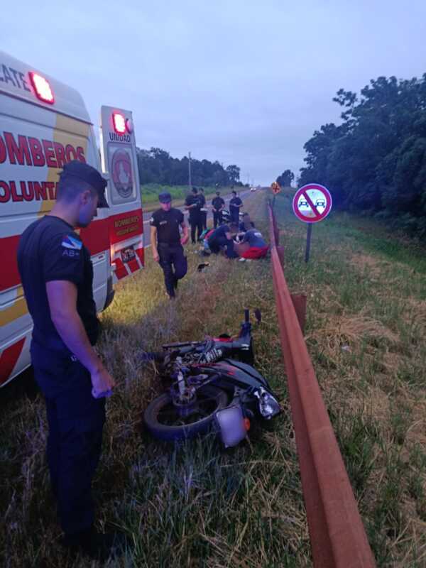 Dos heridos tras el despiste de una moto en la Ruta Nacional 12 Ruta