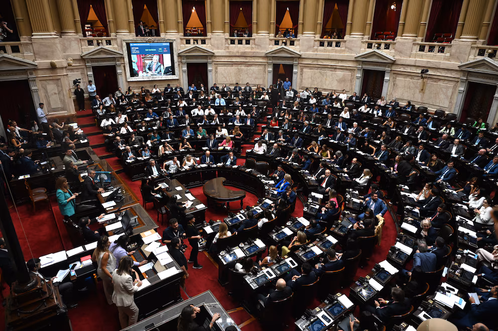 Reforma laboral en Diputados: votación clave cerca de la medianoche S2MHPEXLQZBAXGLSOCWCEHD7LQ - 1