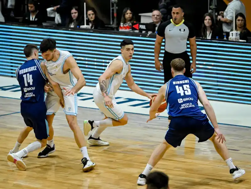 Uruguay se impuso con autoridad y dejó a Argentina sin invicto 1 Uruguay