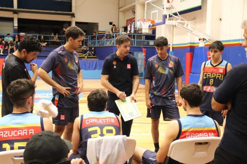 CAPRI comenzó su preparación para la Liga Federal de Básquet 2026 6 CAPRI inició los entrenamientos de su plantel de Primera con vistas a la Liga Federal de Básquet 2026 y confirmó la continuidad de Nicolás Falero y Joaquín Cajal en el Tricolor.