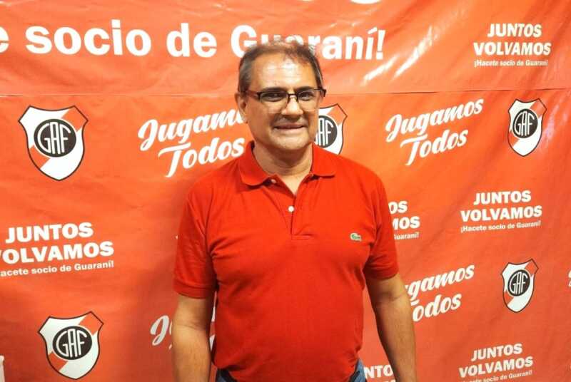 El vicepresidente de Guaraní Antonio Franco, Juan Nazer, habló sobre la salida de otro entrenador, la crisis deportiva del club, la reorganización institucional y el futuro del equipo franjeado. También confirmó que Ezequiel Brzozowski dirigirá hasta el final del torneo.