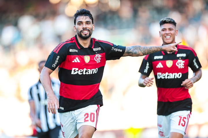 Lanús busca conquistar la Recopa Sudamericana ante Flamengo 4 Lanús visita a Flamengo en el Maracaná por la vuelta de la Recopa Sudamericana 2026. El Granate ganó 1-0 en la ida y busca coronarse en Brasil.