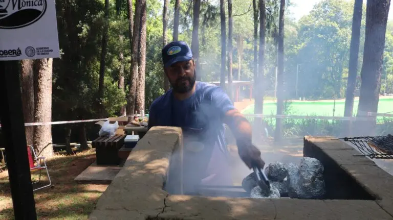 Oberá celebrará la XXV Fiesta del Verano y el 9° Campeonato del Mejor Asador en el Salto Berrondo 1 Oberá vuelve a apostar al turismo con la Fiesta del Verano 2026, que combinará espectáculos, emprendedores y competencia gastronómica.