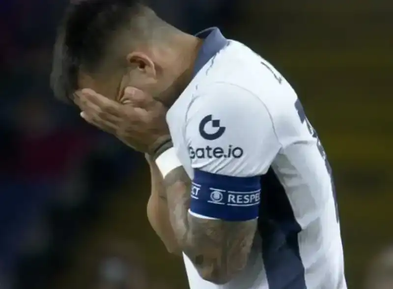Alerta en la Selección: Lautaro Martínez vuelve a lesionarse y preocupa a Scaloni 3 Lautaro Martínez sufrió una distensión en el sóleo izquierdo y estará al menos 15 días fuera. Inter seguirá su evolución y crece la preocupación en la Selección Argentina.