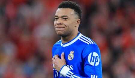 Kylian Mbappé abandonó temporalmente la concentración de Francia con autorización del cuerpo técnico y viajó a Madrid. La decisión provocó cuestionamientos de los hinchas en la previa del Mundial 2026.