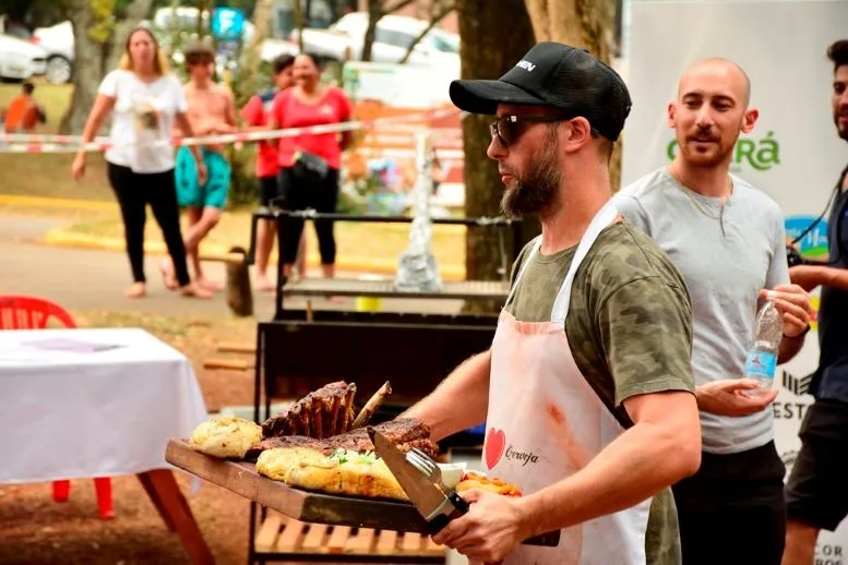 Oberá celebrará la XXV Fiesta del Verano y el 9° Campeonato del Mejor Asador en el Salto Berrondo Oberá vuelve a apostar al turismo con la Fiesta del Verano 2026, que combinará espectáculos, emprendedores y competencia gastronómica.