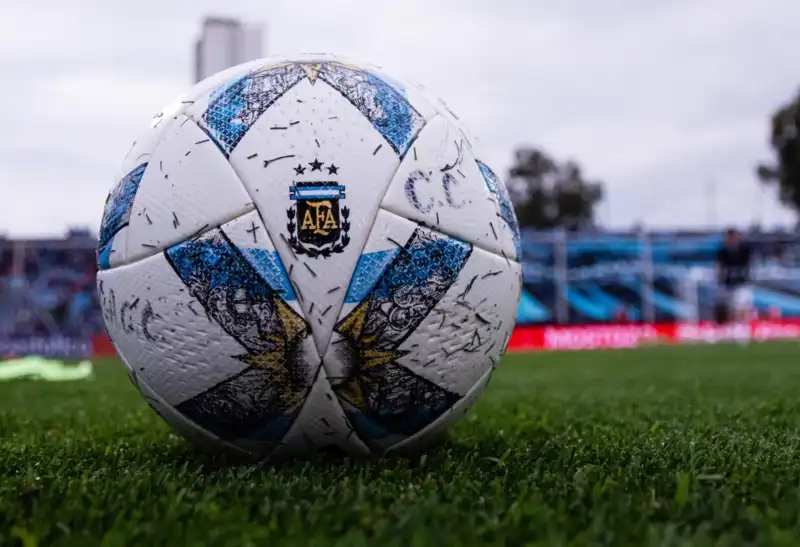 El presidente de la Comisión de Deportes de Diputados, Jorge Chica, alertó sobre la crisis del deporte argentino, la falta de financiamiento del ENARD, el abandono del alto rendimiento y el impacto en atletas olímpicos y paralímpicos.