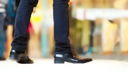 zapatos de hombre - gobierno de Milei