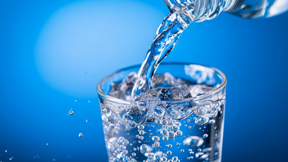 Agua mineral y presión arterial: cómo ayuda a prevenir la hipertensión 643PRDW2SZE4JP4HHMJYIYDWS4 - 2