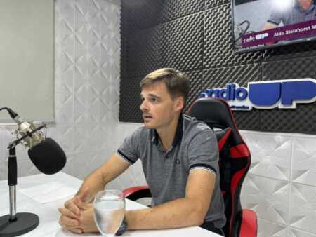 La Selección Argentina de vóley regresará a Misiones del 26 al 28 de mayo para disputar amistosos internacionales en el CEPARD de Posadas. El ministro de Deportes, Aldo Steinhorst, destacó el crecimiento de la infraestructura deportiva provincial, el impacto de los Juegos Deportivos Misioneros y el compromiso del Gobierno provincial con el deporte en un contexto económico complejo.