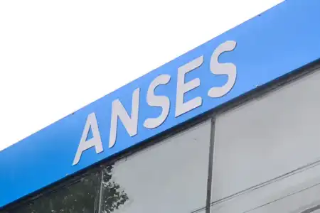 ANSES actualizó los topes de ingresos del SUAF para abril de 2026, redefiniendo quiénes pueden cobrar asignaciones familiares.