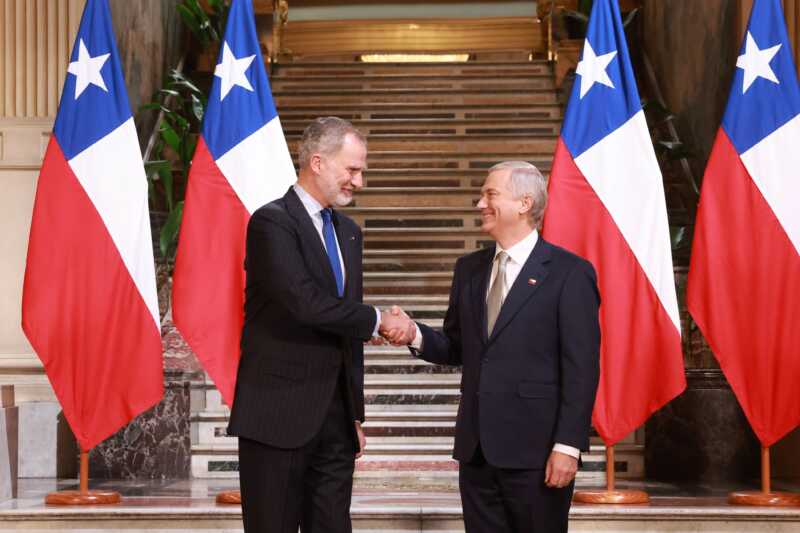 Kast inicia su mandato en Chile en medio de tensiones políticas regionales 4 HDEJhWeaMAIhlUu - 3