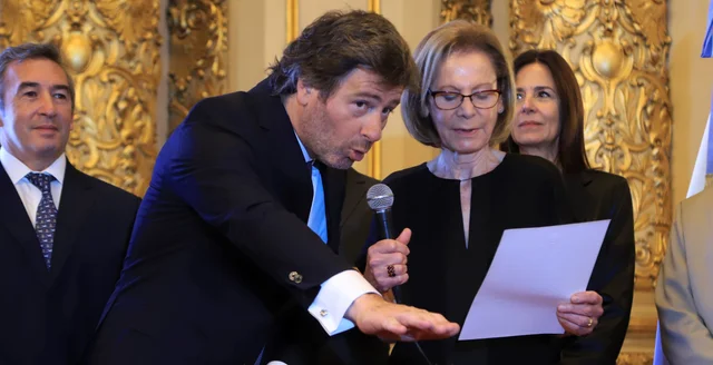 Nombramiento en Justicia: Juan Bautista Mahiques designó a su hermano como jefe de Gabinete 2 El nombramiento de Esteban Mahiques en Justicia reavivó el debate sobre los límites del nepotismo en la función pública.