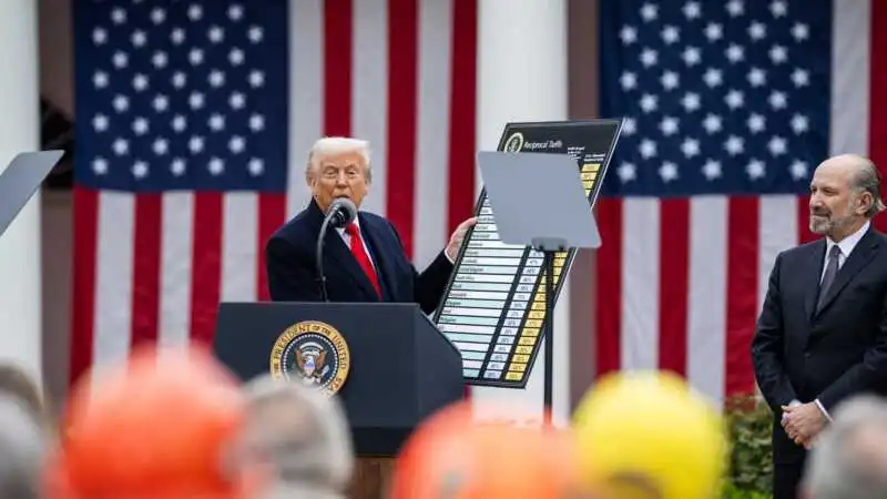 Trump defiende ataques contra Irán y fustiga a demócratas 2 Trump
