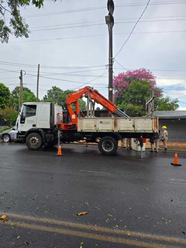 Temporal en Posadas: EMSA trabaja para reparar daños en la red eléctrica 6 WhatsApp Image 2026 03 06 at 17.13.17 2 - 5