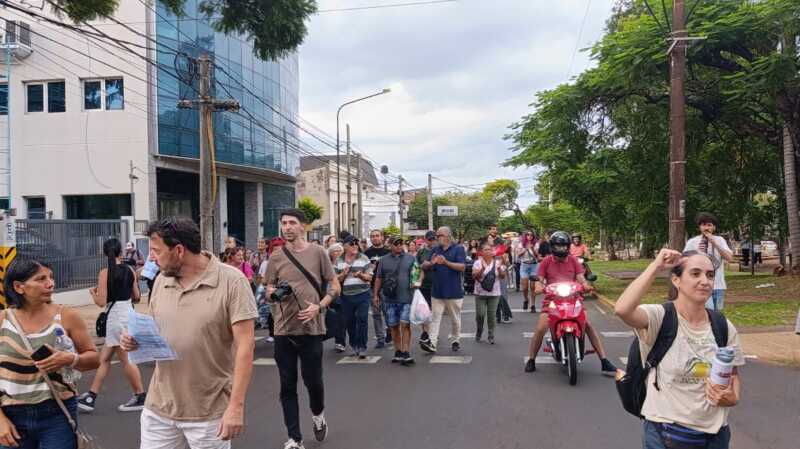 Vecinos se manifestaron frente a SAMSA por los desproporcionados incrementos en las boletas 7 WhatsApp Image 2026 03 11 at 18.27.52 - 6