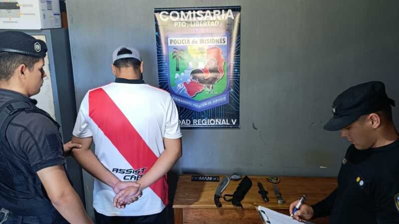 Detuvieron a un hombre acusado de agredir y amenazar a un joven señalado por el robo de una moto robo de una moto en Puerto Esperanza