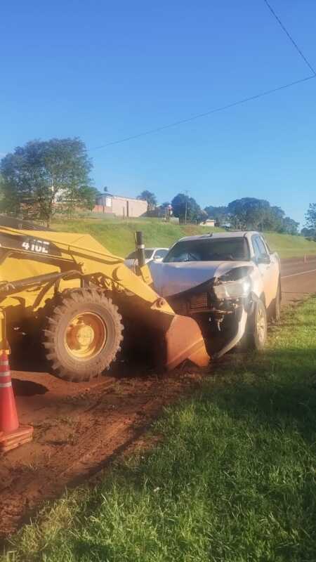 San Vicente: un hombre resultó herido tras el choque de una camioneta con una retroexcavadora 3 WhatsApp Image 2026 03 19 at 18.53.13 - 2
