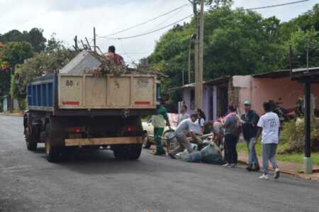 Operativos contra el dengue: Posadas elimina criaderos de mosquitos a49b9c60 2267 4f3b a2c2 779e4387cd32 - 5