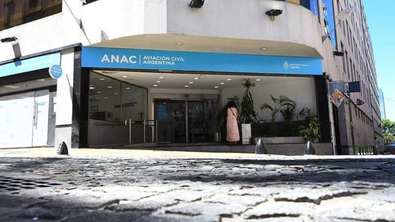 Alerta en aeropuertos: anuncian paro nacional por reclamo salarial 4 Paro en aeropuertos: trabajadores de ANAC reclaman por salarios