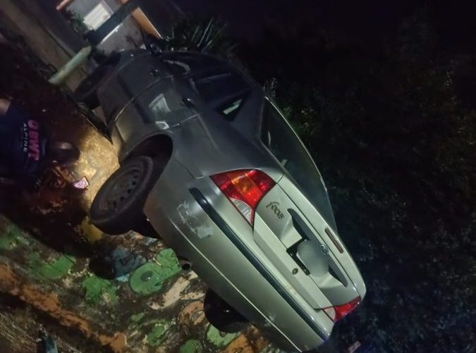Posadas: un auto cayó a un barranco tras una falla mecánica auto
