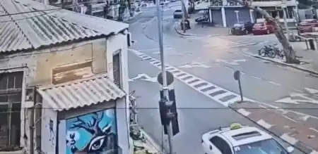 Ataque iraní con bombas de racimo sacude zonas cercanas a Tel Aviv bombas