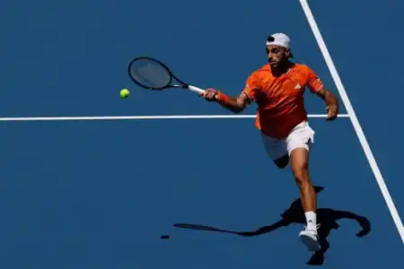 Cerúndolo va por el golpe ante Zverev y sueña con las semifinales en Miami Francisco Cerúndolo enfrenta a Alexander Zverev por los cuartos de final del Masters 1000 de Miami. Busca meterse entre los cuatro mejores.