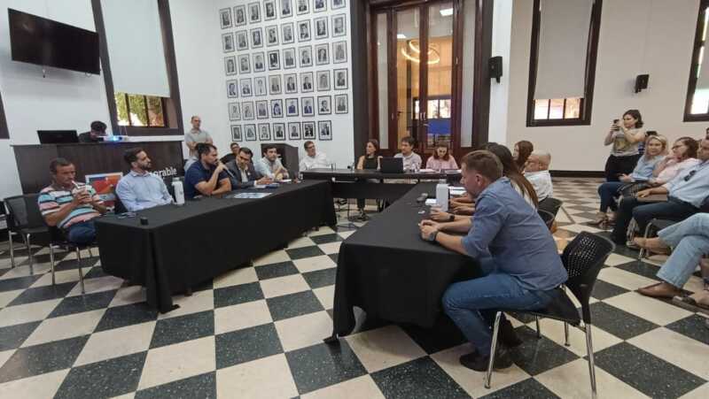 “Lo que factura SAMSA es aire”: la explosiva frase que marcó el debate en el Concejo Deliberante de Posadas concejo deliberante reunion samsa 3 - 1