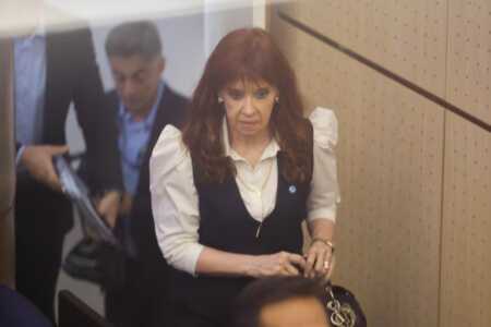 Cristina Kirchner declaró en la causa Cuadernos ante el Tribunal Oral Federal 7: “Me puedo morir presa, pero esto se va a terminar” cristina efe - 1