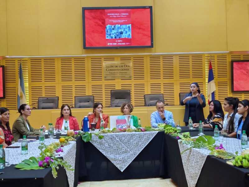 Presentaron en la Legislatura un libro sobre la mujer rural misionera 3 dc1212 - 2