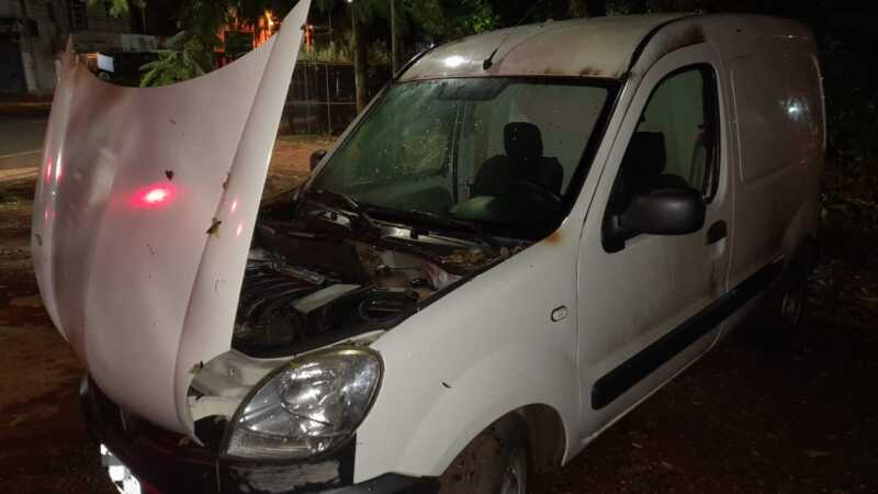 Ataque con molotov provocó destrozos en dos autos de Posadas 4 incendio auto posadas 3 - 3