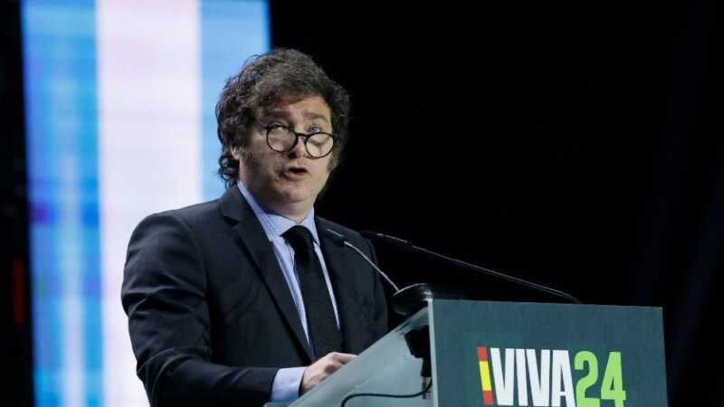 Javier Milei aseguró que el Gobierno eliminó el 95% del cepo y ratificó que continuará con el ajuste monetario para bajar la inflación.