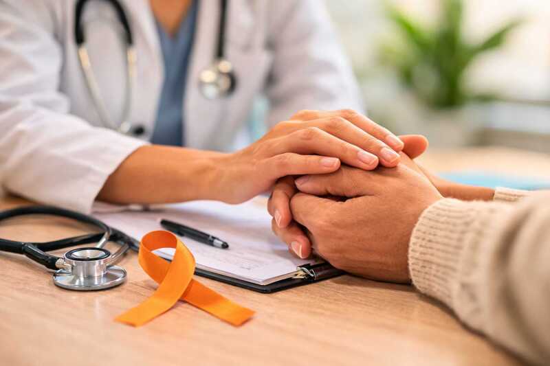 ALMA realizará una charla abierta sobre leucemia mieloide crónica en el Hospital Madariaga 3 El encuentro del programa “Contagiando Vida” reunirá a pacientes, familiares y especialistas para abordar dudas sobre la leucemia mieloide crónica.