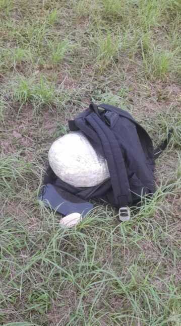 Lo capturaron cuando intentaba concretar una transacción de droga: tenía una mochila cargada de marihuana 1 dealer