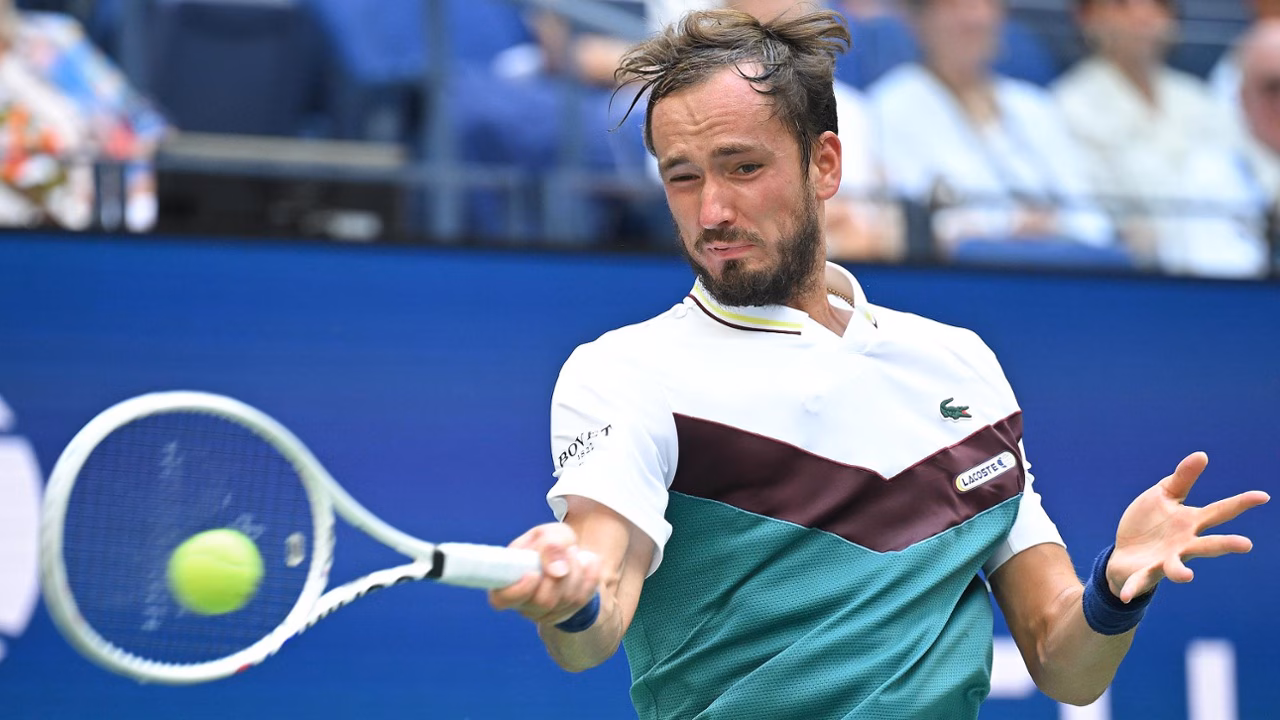Cerúndolo enfrenta a Medvedev en Miami en un duelo de alto nivel 3 Francisco Cerúndolo se mide ante Daniil Medvedev en la tercera ronda del Masters 1000 de Miami, en un cruce clave para el argentino.
