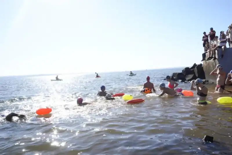 Aguas Abiertas: Costa Sur fue escenario de una definición apasionante 3 La cuarta fecha del Campeonato Municipal de Aguas Abiertas se disputó en Costa Sur y definió a los campeones de la temporada en 1K y 3K.