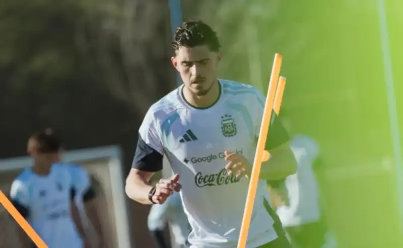Golpe durísimo: Panichelli sufrió una grave lesión y se pierde el Mundial 4 Joaquín Panichelli sufrió la rotura de ligamentos en la rodilla y quedó descartado para el Mundial 2026. Duro golpe para la Selección argentina.
