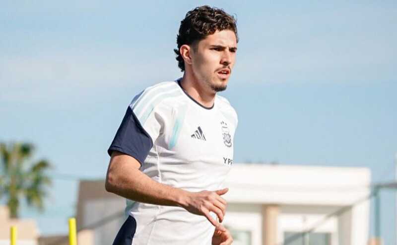 Golpe durísimo: Panichelli sufrió una grave lesión y se pierde el Mundial Joaquín Panichelli sufrió la rotura de ligamentos en la rodilla y quedó descartado para el Mundial 2026. Duro golpe para la Selección argentina.